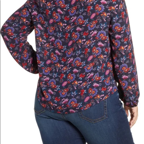 Gibson Ruched Yoke Top - Picture 2 of 2